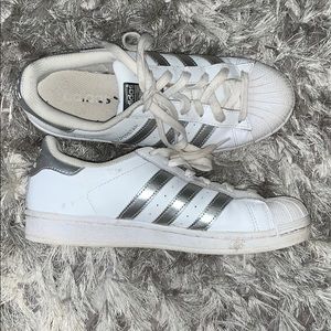 adidas superstar with silver stripes